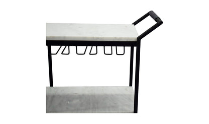 Carrello bar aperto dopo l'orario di chiusura