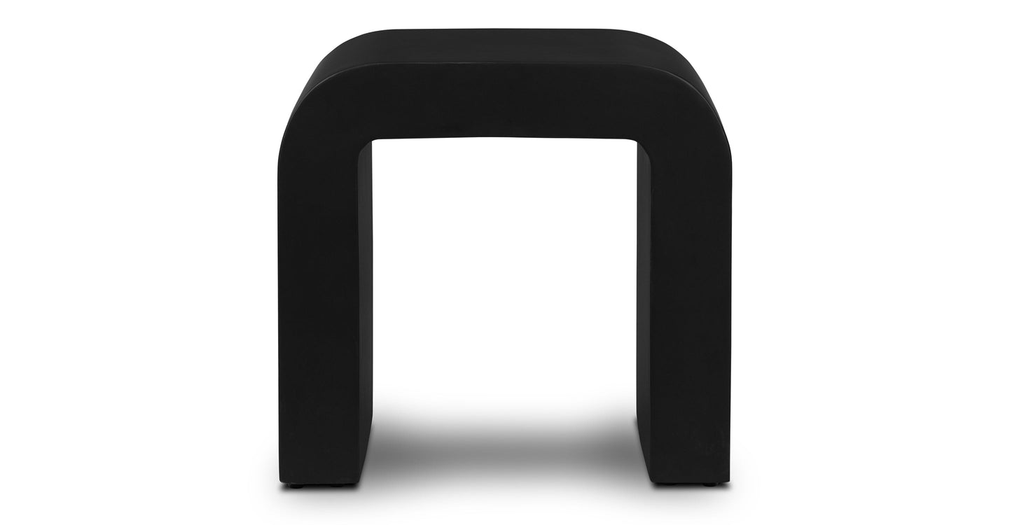 Tavolino laterale a ferro di cavallo di Napoli