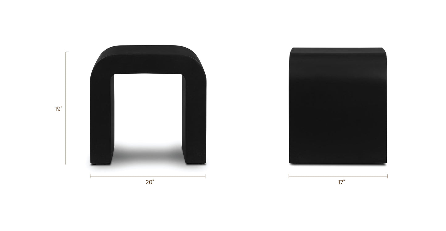 Tavolino laterale a ferro di cavallo di Napoli