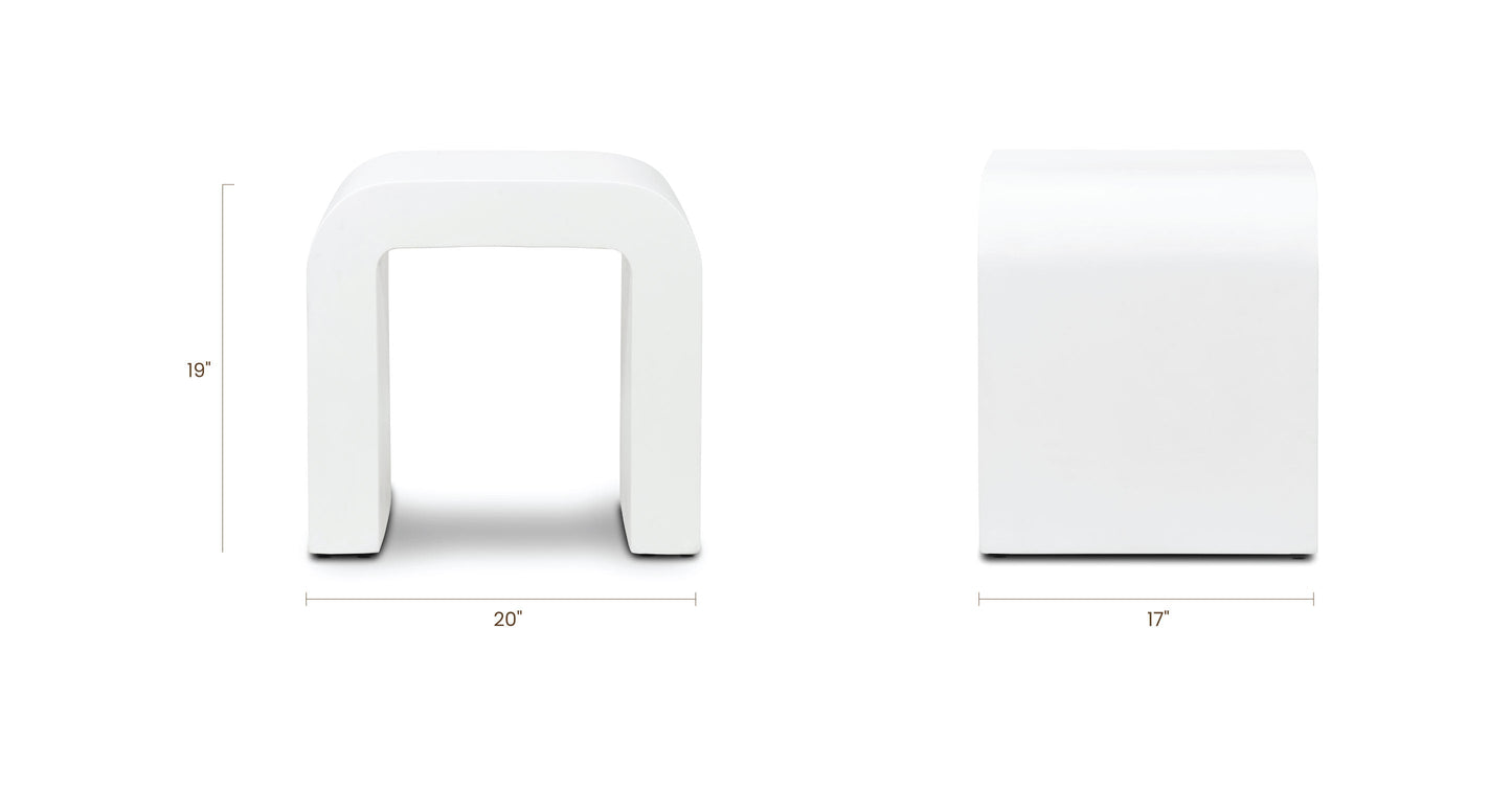 Tavolino laterale a ferro di cavallo di Napoli