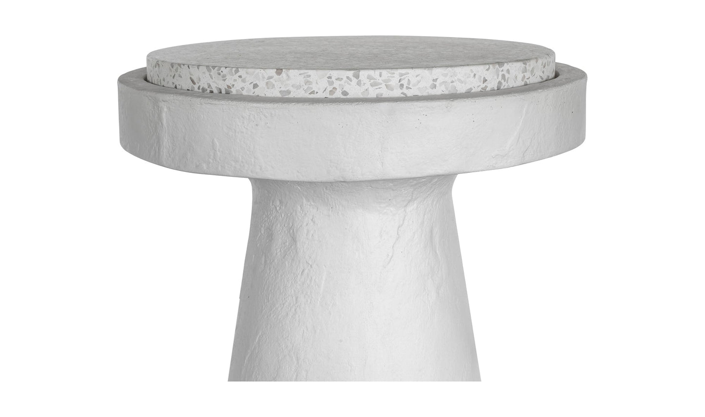 Tavolino con libro decorativo