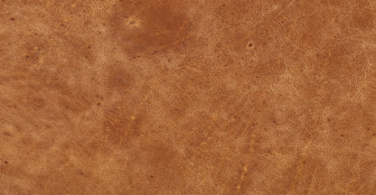 Pouf in pelle Jarmo con tavolo in noce